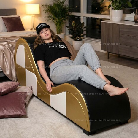 Дизайнерское кресло для секса и отдыха Тантра 188см (The Tantra Chair), (Экокожа, Черно-золотое, велюр матовый)